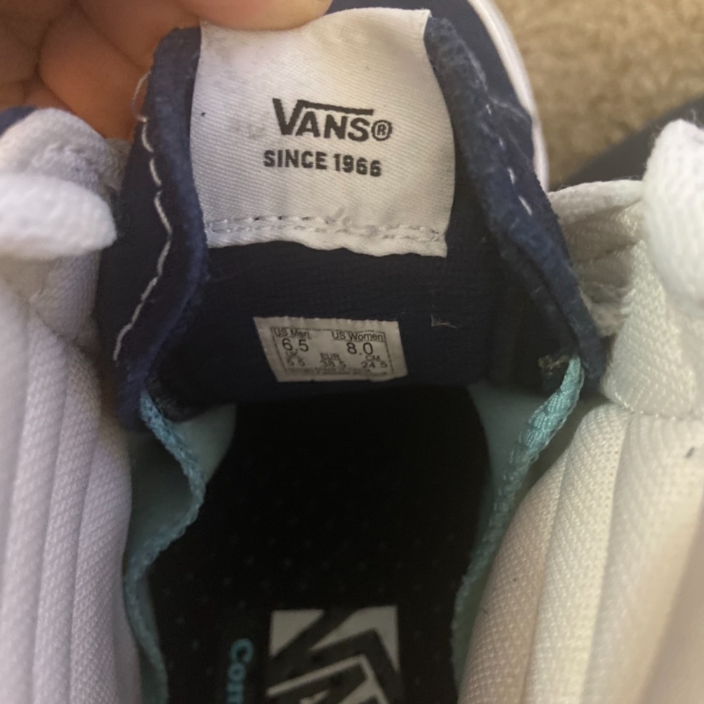 Vans - Picture 4 of 6